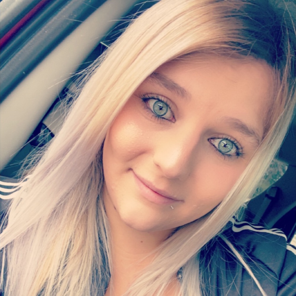 Meet your Posher, Katelyn